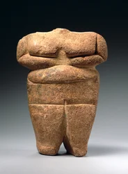 Neolithisch figuur, Griekenland, c.4500-4000 v.Chr. (kalksteen)