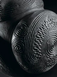 Gesneden bal uit Glass Hill, Towie, Aberdeenshire, neolithicum, ca. 3000 v.Chr.