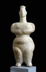 Vrouwelijk beeldje uit Sparta - Marmeren sculptuur, neolithische periode, 6000-5000 v.Chr. - Nationaal Archeologisch Museum, Athene, Griekenland