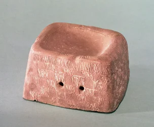 Vaassteun gebruikt als parfumbrander, Chasseen Cultuur, 3000-2500 v.Chr.