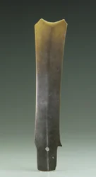 Gespleten beitel (zhang), Qijia Cultuur, ca. 2500-2000 v.Chr.