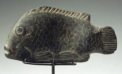 Vis, 1540-1069 v.Chr. (hard zwart steen)