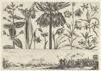 Horizontaal paneel met een rij bloemen boven een fries met een gevechtsscène in een landschap