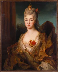 Portret van een Dame, Halflang, in een Wit en Goud Geborduurde Jurk, met Bloemen in Haar Haar
