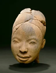 Hoofd van een figuur, Owo (terracotta)