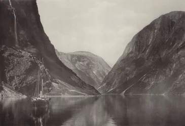 De Naerofjord vanaf het Vikingvang Hotel