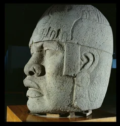 Kolossaal Hoofd 4 van San Lorenzo, Veracruz, Mexico, preklassiek (basalt)