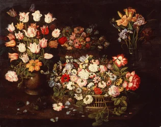Vier vazen met een selectie van bloemen