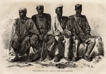 Bambara-pelgrims (mollems of islamitische religieuze leiders), die alle bevolkingsgroepen respecteren die zij proberen te moraliseren, vervaardigen gris-gris en beoefenen een beetje geneeskunde, en worden veel ingezet als overbrengers van nieuws en bij de