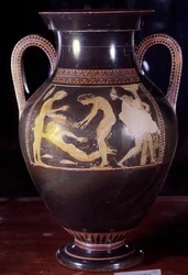 Attische keramische amphora met witte figuren die een vrouw in een badscène voorstellen. Toegeschreven aan Andokides (6e eeuw v.Chr.). Uit Etrurië. 525-520 v.Chr. Dim. 0,4x0,25 m. Parijs, Louvre Museum