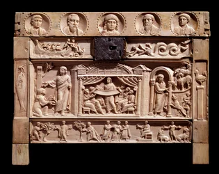 Reliekschrijn met reliëfs die scènes uit het oude testament voorstellen