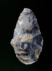 Handbijl, uit St. Acheul, Somme, Amiens, Frankrijk, Paleolithicum, c.200 000 v.Chr.