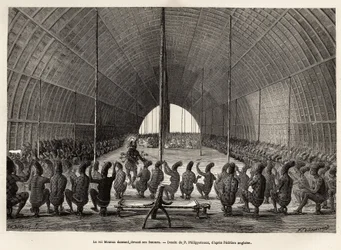 Mounza, koning van Mombouttous (Zaïre), dansend voor zijn serail, bestaande uit 80 vrouwen, gravure naar de tekening van P.Philippoteaux, ter illustratie van een reis naar het hart van Afrika, in 1868-1871, door Dr. George Schweinfurth, gepubliceerd in 