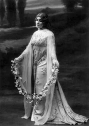 Marguerite Carre als Melisande in de opera Pelleas et Melisande door Claude Debussy in 1911, foto door Paul Nadar