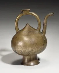 Een Safavid koperen kan, Iran, 17e eeuw