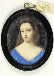 Een dame in blauw lijfje met bruine kap