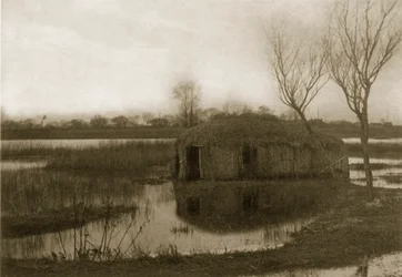 Een rieten boot thuis, leven en landschap op de Norfolk Broads, ca. 1886