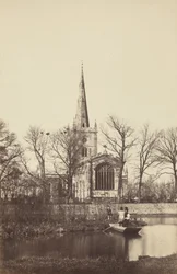 Kerk vanaf een rivieroever,jaren 1850 (foto)