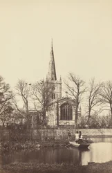 Kerk vanaf een Rivieroever