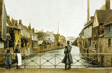 Rivier de Somme en de brug van Talence, Abbeville, Frankrijk