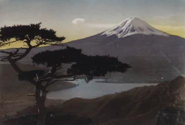 Japan, ca. 1912: Mount Fuji vanaf de Misaka-pas