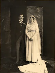 Lady Dorothy Cavendish en Harold Macmillan op hun trouwdag