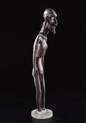 Houten figuur gesneden in de vorm van een man, van Paaseiland, voor 1894 (hout & obsidiaan)