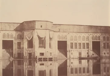 [Zomerresidentie Qasr van de Shah, Emarat-e xoruji, Teheran, Iran], 1840s-60s