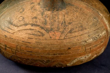 Gekaraffineerde vaas / Paracas cultuur (terracotta)