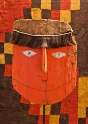 Grafmasker / Peru, Chancay-cultuur. (Haar, beschilderd hout)