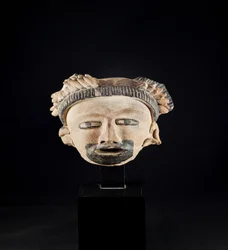 Hoofd beeldje / Mexico, Totanaque cultuur (terracotta)