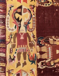 Pre-Columbiaanse beschaving: ceremoniële officiant met een masker. 300-100 v.Chr. Tapijt uit Ica in Peru. Nationaal Archeologisch Museum van Lima, Peru.