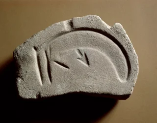 Prehistorie: accessoire voor het reproduceren van pijlen (mal). Bronstijd. Bologna, Civico Museo Archeologico