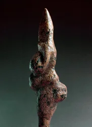 Prehistorie: Venus van Savignano, antropomorfe stenen sculptuur die in 1925 in Savignano sul Panaro werd gevonden. Laatpaleolithicum, steentijd. Hoogte: 22 cm. Nationaal Prehistorisch en Etnografisch Museum Luigi Pigorini (Museum voor Prehistorie en