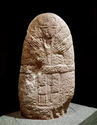 Prehistorie: menhirbeeld. Steentijd, neolithicum. Saint-Germain-en-Laye, Museum van Nationale Oudheden