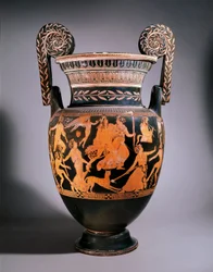 Vaas van Pronomos. Een groep acteurs bereidt zich voor om een toneelstuk op te voeren. Volutenkrater met rode en witte figuren, beschilderd door Pronomos. Keramiek. Afmetingen: 74 cm. Inv. 81673. Museo Archeologico Nazionale, Napels