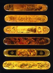 Zes polychrome lak qalamdans van papier-maché (19e eeuw)