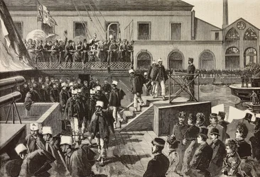 Italiaanse soldaten gaan aan boord van schip Washington, Napels, Italië, derde Italiaanse expeditie in de Rode Zee, gravure naar tekening van Quinto Cenni en schets van M Del Don, uit L
