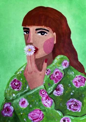 Vrouw die een bloem rookt