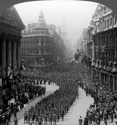 Overwinningsmars van Londense regimenten, saluerend de Lord Mayor, 1918