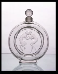 De kus van de faun, parfumfles van helder glas voor Molinard door Lalique