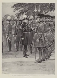 Koning Edward VII inspecteert de Yeomen of the Guard in Marlborough House op 25 juni