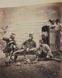 Ontberingen in het kamp, uit een album met 52 foto