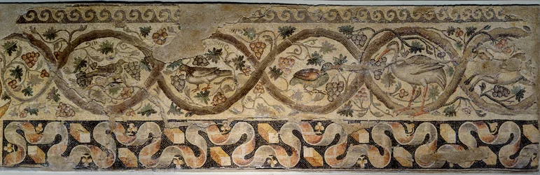 Oud Rome: mozaïek van de seizoenen met bloemen en dieren. Uit de binnenplaats van de Constantijnse villa van Daphne. Uit Antiochië (het huidige Antakya) in Turkije 325-330 AD. Parijs, Louvre Museum