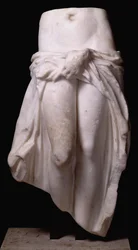 Aphrodite die haar kleding vasthoudt, uit Tripoli, c.370-24 v.Chr. (marmer)
