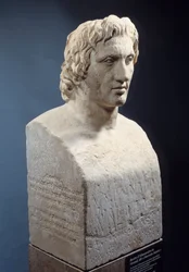Buste van Alexander de Grote, bekend als «Hermes Azara», Romeins werk naar een bronzen beeld van Lysippos. Omstreeks 330 v.Chr. Parijs, Louvre Museum