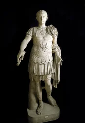 Caius Caesar Germanicus, Romeins keizer (marmer)
