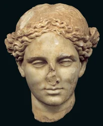 Kop van Apollo Sauroktonos (de hagedisdoder), kopie van een Grieks bronzen beeld uit de 4e eeuw van Praxiteles, gevonden in Kifissia