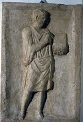 Laag Romeins reliëf uit de 3e eeuw na Christus. Een schrijver