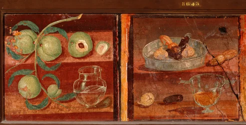 Romeinse kunst: stilleven met perziken en gedroogd fruit. Romeinse fresco uit Pompeï. 1e eeuw v.Chr.-1e eeuw n.Chr. Bewaard in het Nationaal Archeologisch Museum van Napels. Italië